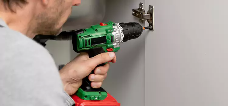 Commercial Door Hinge Repair Montmagny
